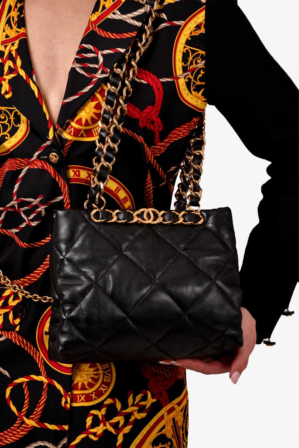Pre-loved Chanel™ Black Lambskin Quilted Small Sh… - image 1