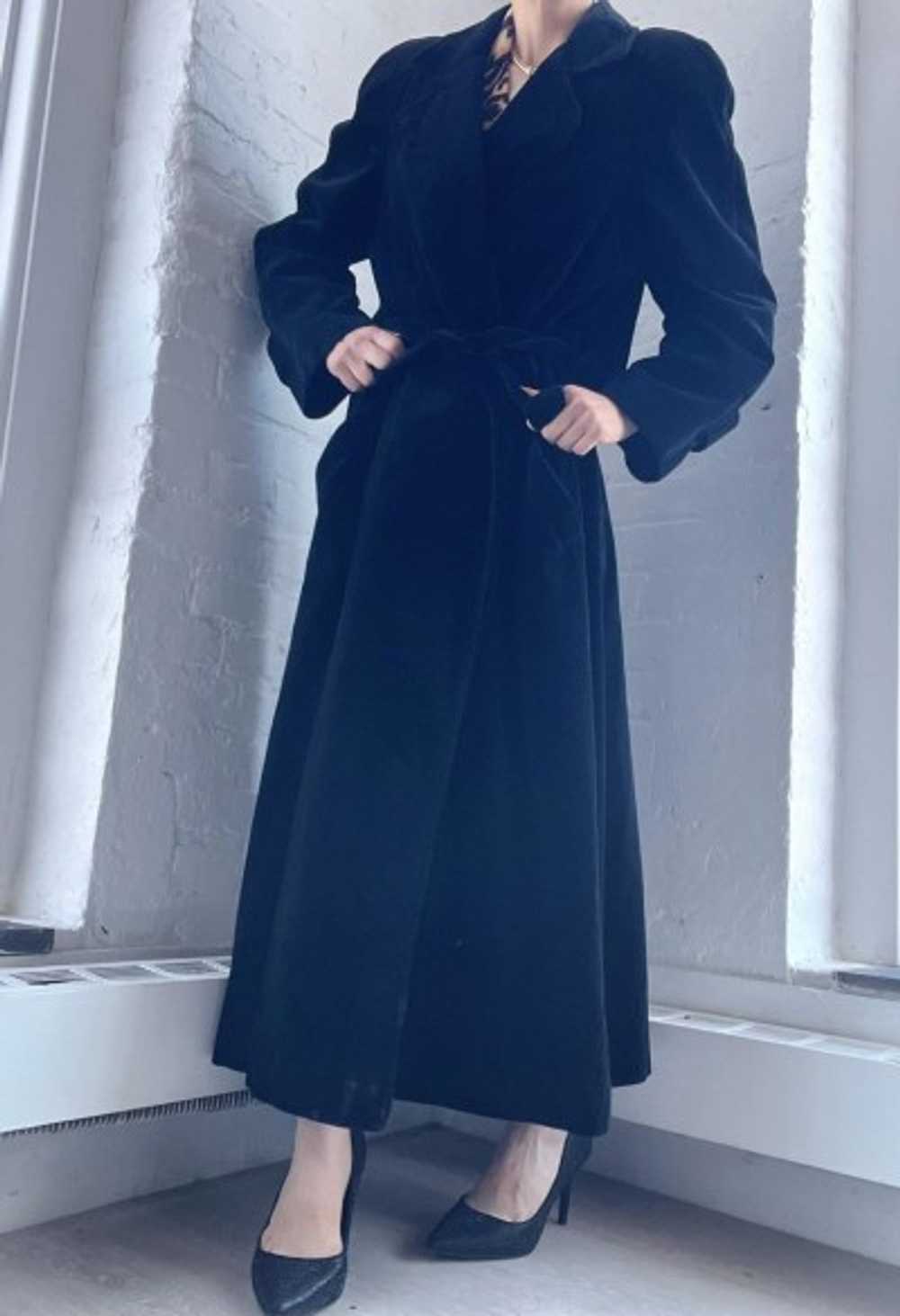 70s black velvet belted pea coat - image 3