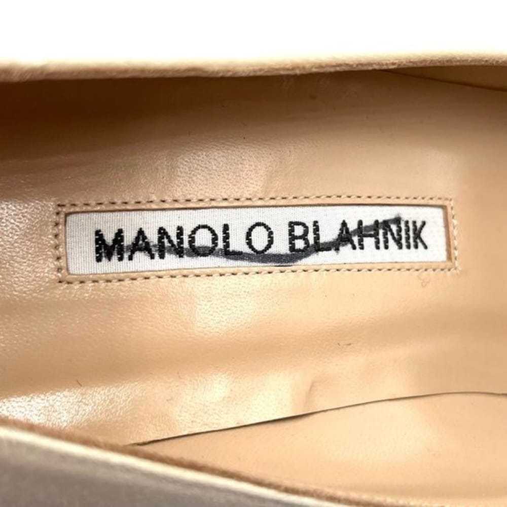 Manolo Blahnik Hangisi leather heels - image 7