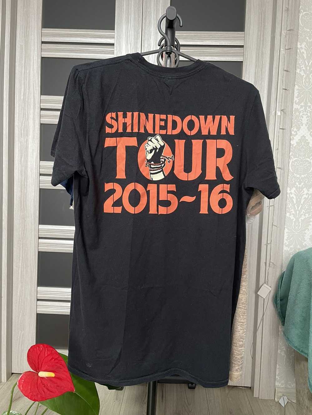 Band Tees × Rock T Shirt × Vintage ShineDown Cut … - image 2