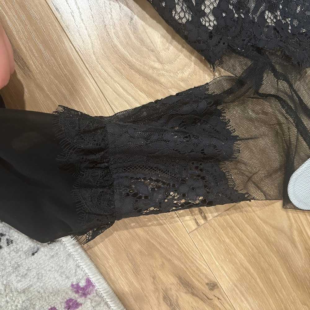 For love and lemons black lace dress - image 6