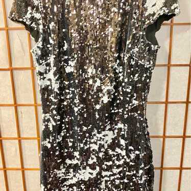 Black & White Knee-length Sequined Dress - image 1