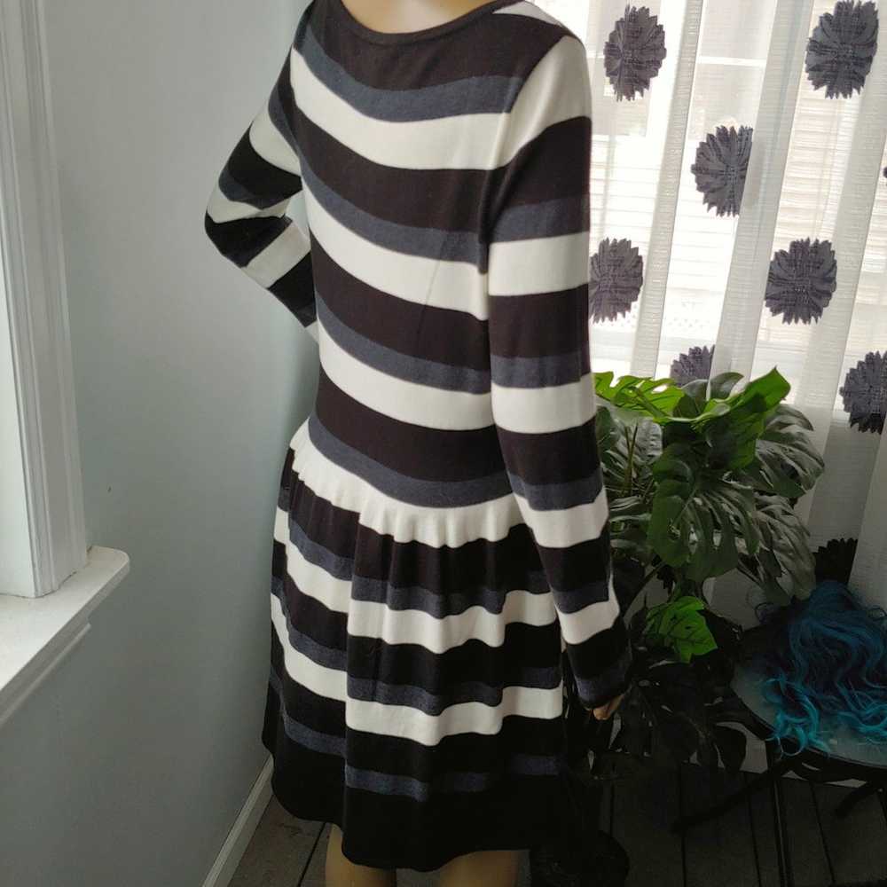 Vince camuto striped long sleeve fit flare large … - image 2