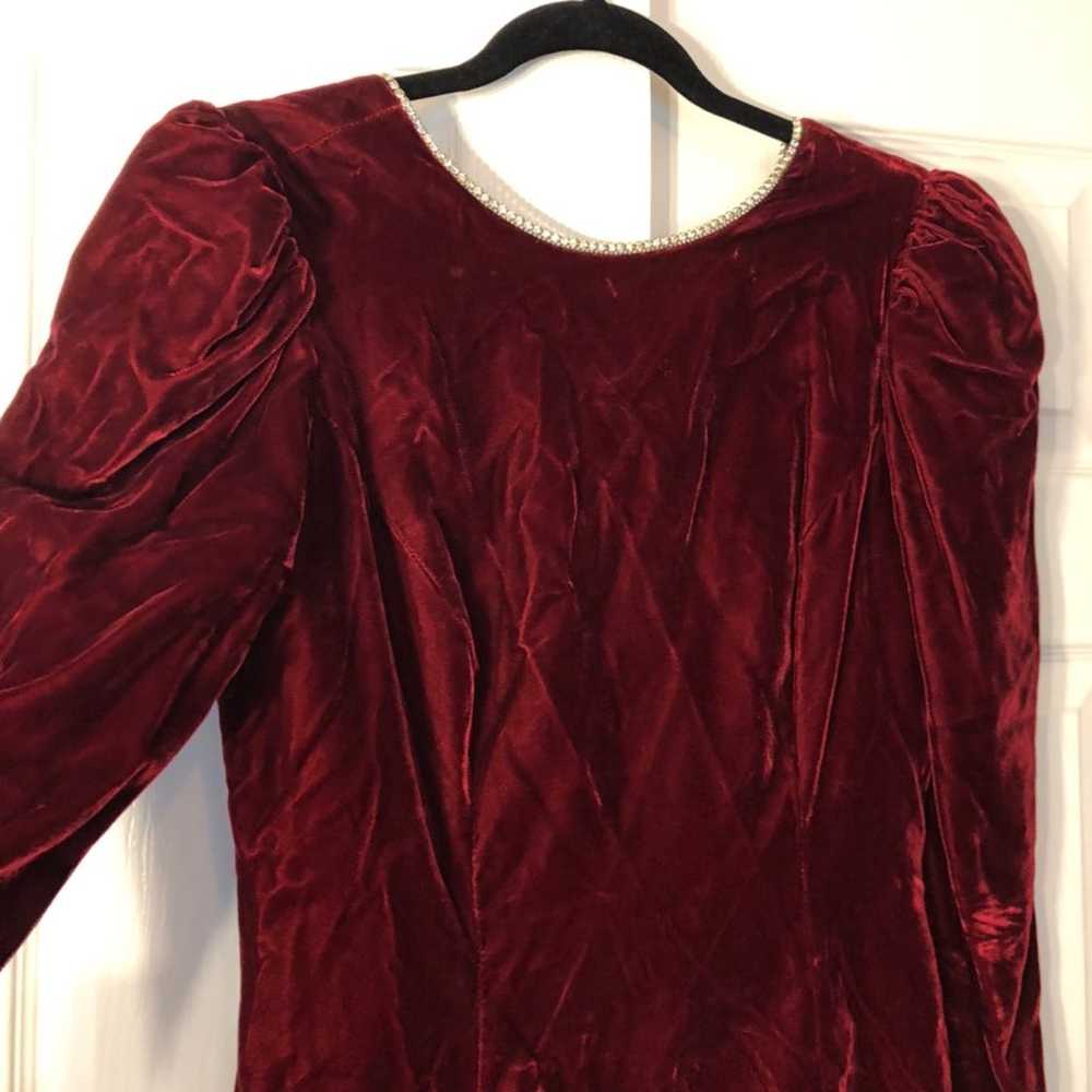 ILGWU women’s vintage red velvet dress - image 4