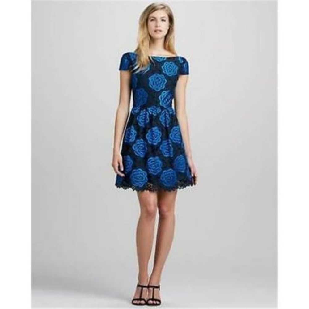 ALICE + OLIVIA Nelly Floral  Lace Cap Sleeve   Dr… - image 1
