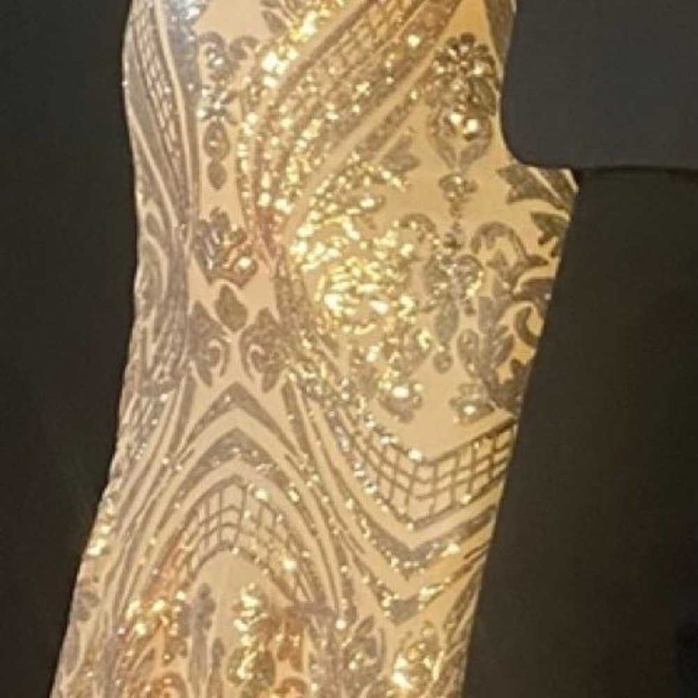 White sequin embellished scroll print mermaid gown - image 3