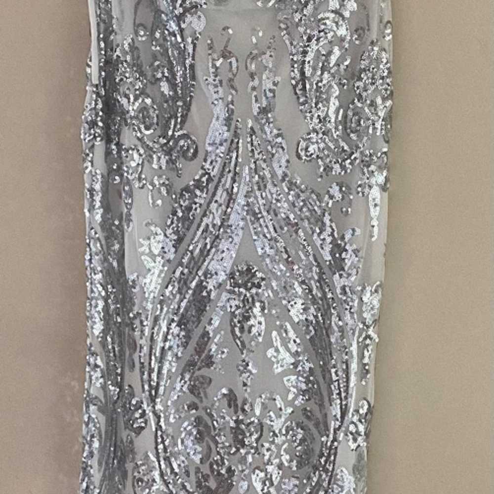 White sequin embellished scroll print mermaid gown - image 4