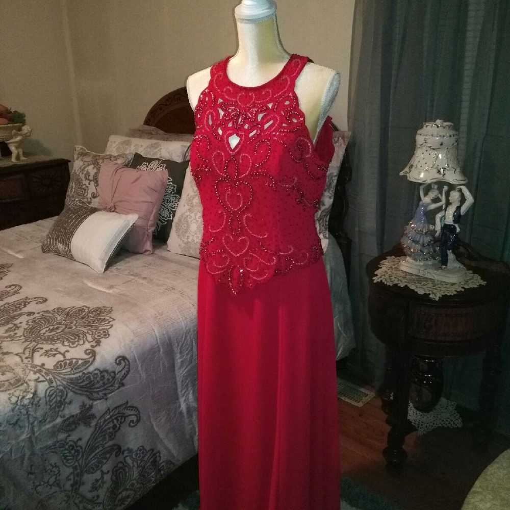 Beautiful Red Beaded Formal Gown W/Scarf - image 4