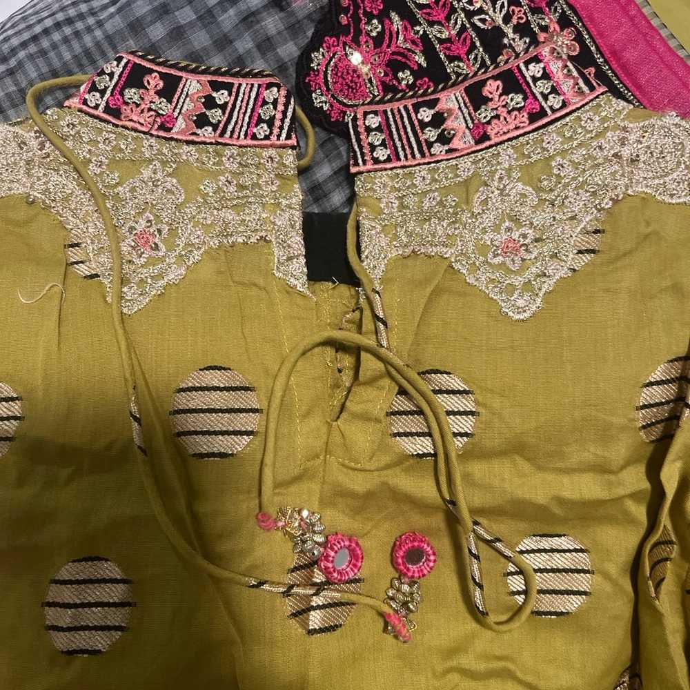 Pakistani designer 3 pc outfit Ethnic pk Small - image 7