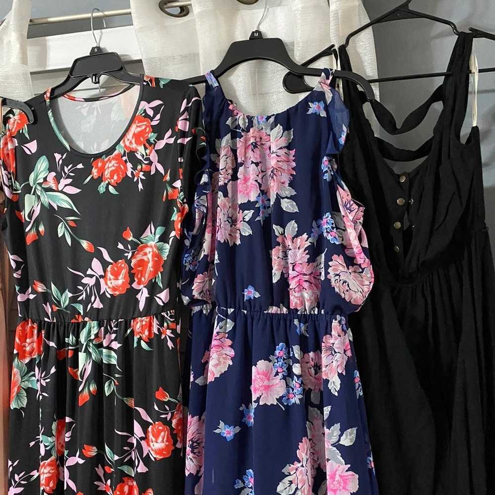 Size Medium Dress bundle - image 4