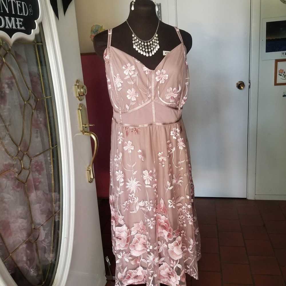 Torrid Embroidered Dress 26 Pink - image 1
