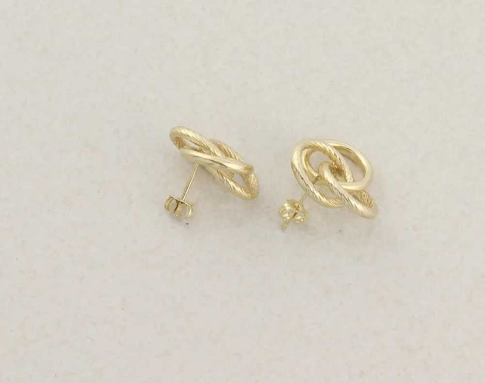 14k Yellow Gold Textured Swirl Knot 3/4" Earrings… - image 10