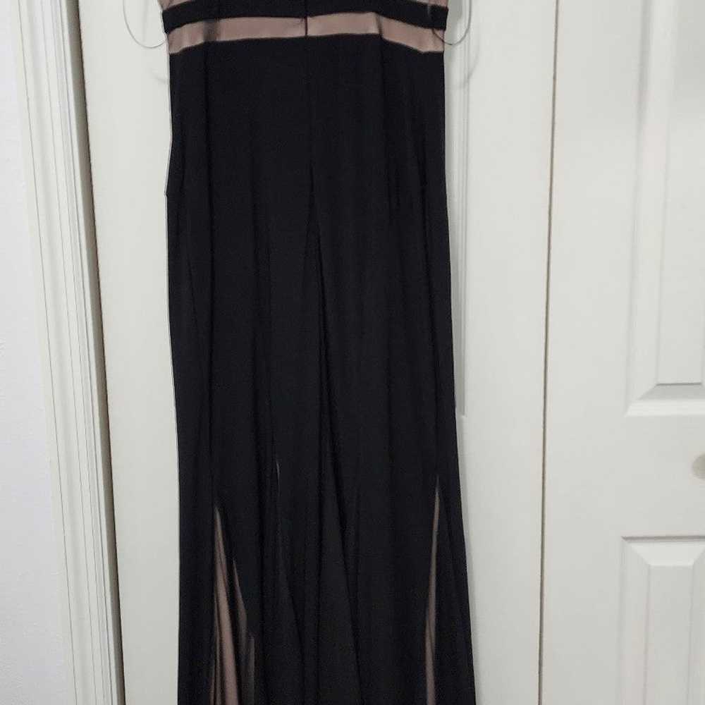 Black and nude formal dress - image 7
