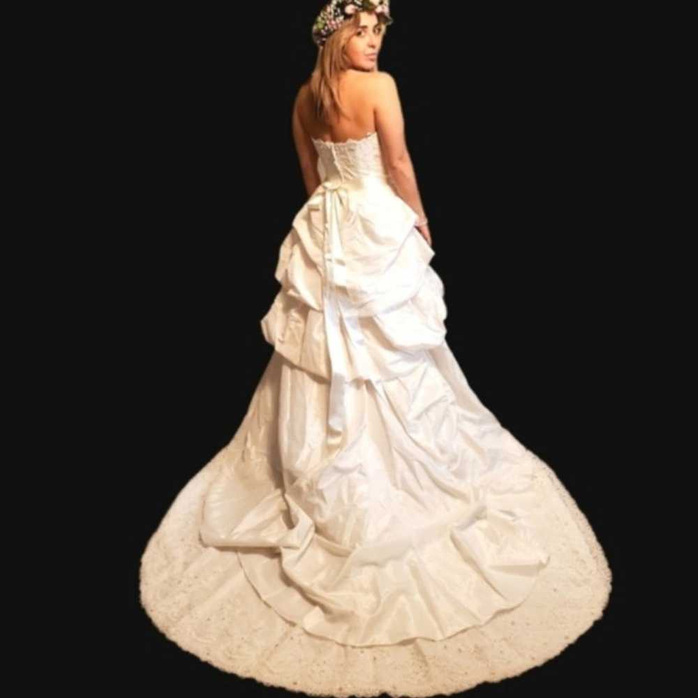 Oleg  Cassini Beautiful Ivory Wedding Dress Size … - image 11