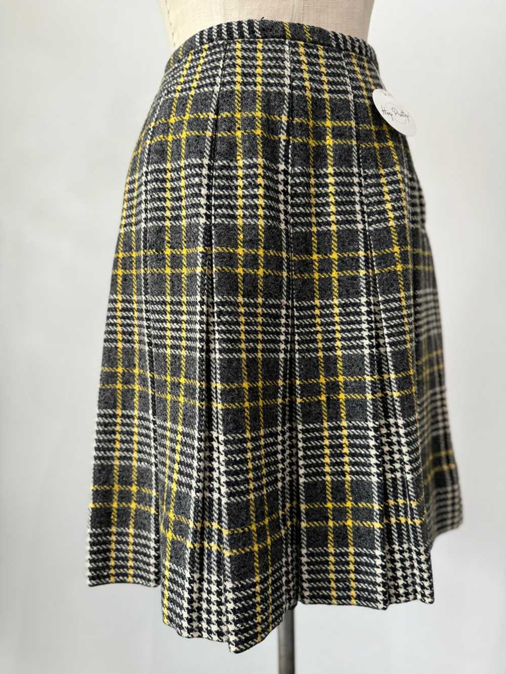 Vintage plaid skirt - image 3