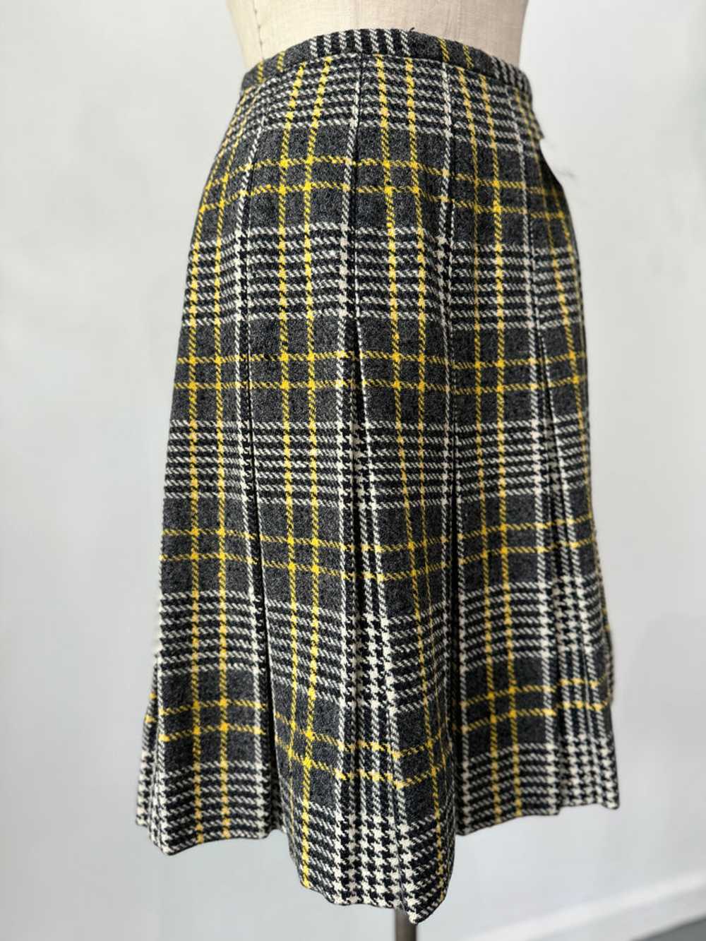 Vintage plaid skirt - image 5