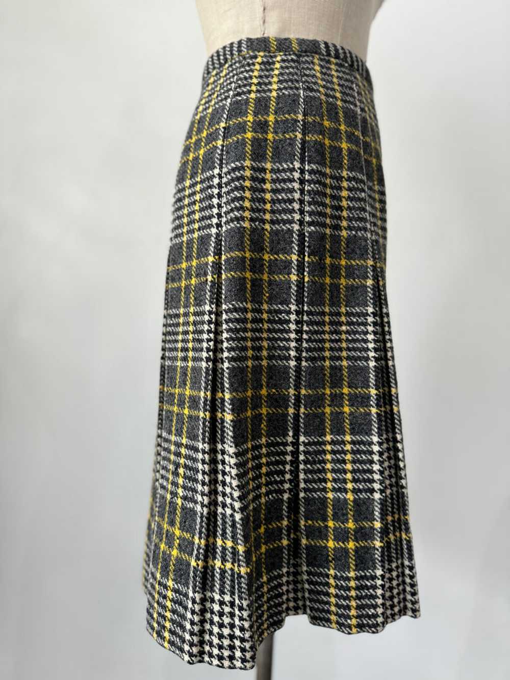 Vintage plaid skirt - image 6