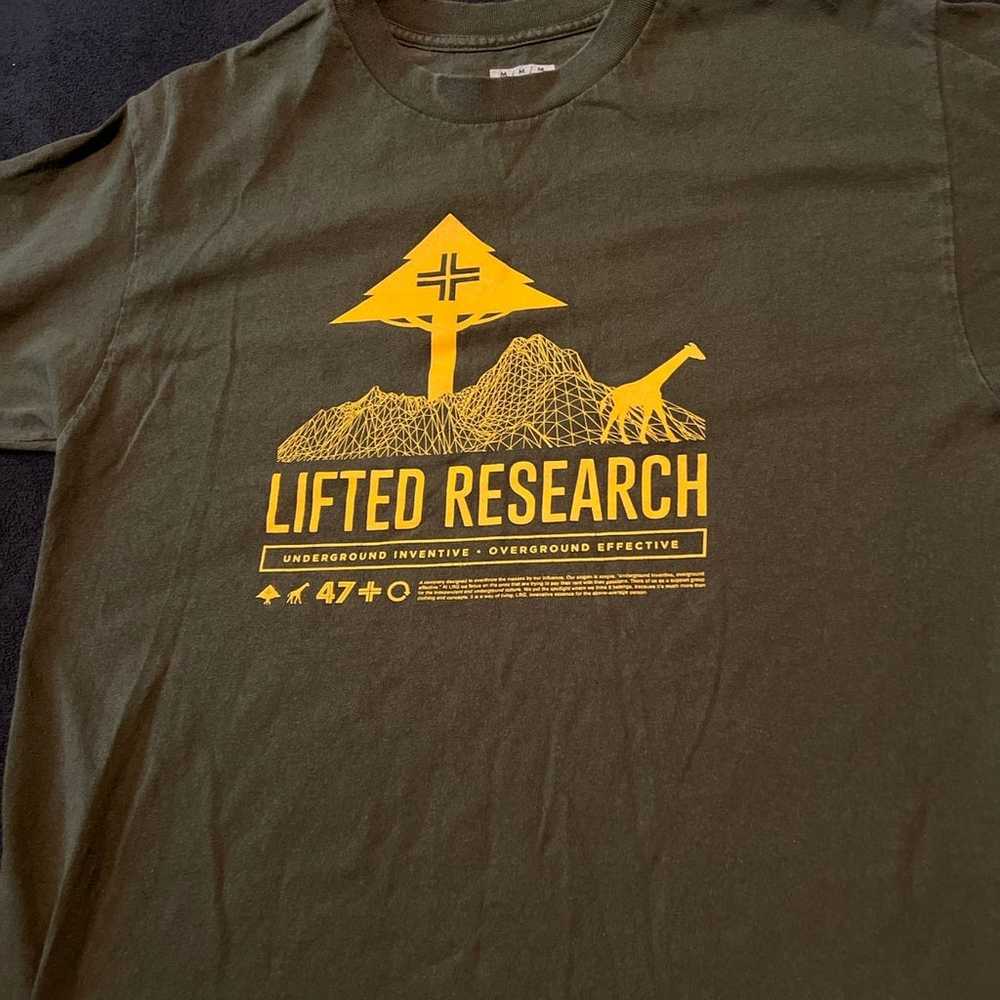 LRG T-Shirt Adult M - image 1