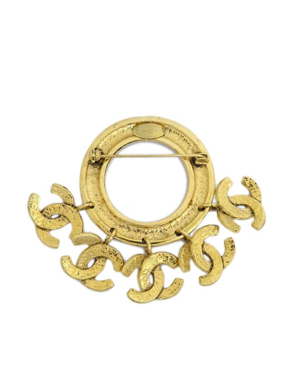 CHANEL Pre-Owned 1994 CC dangle circular brooch -… - image 2