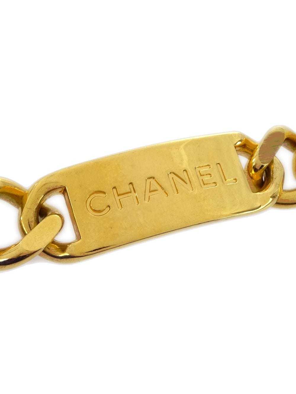 CHANEL Pre-Owned 1994 logo plaque medallion chain… - image 2