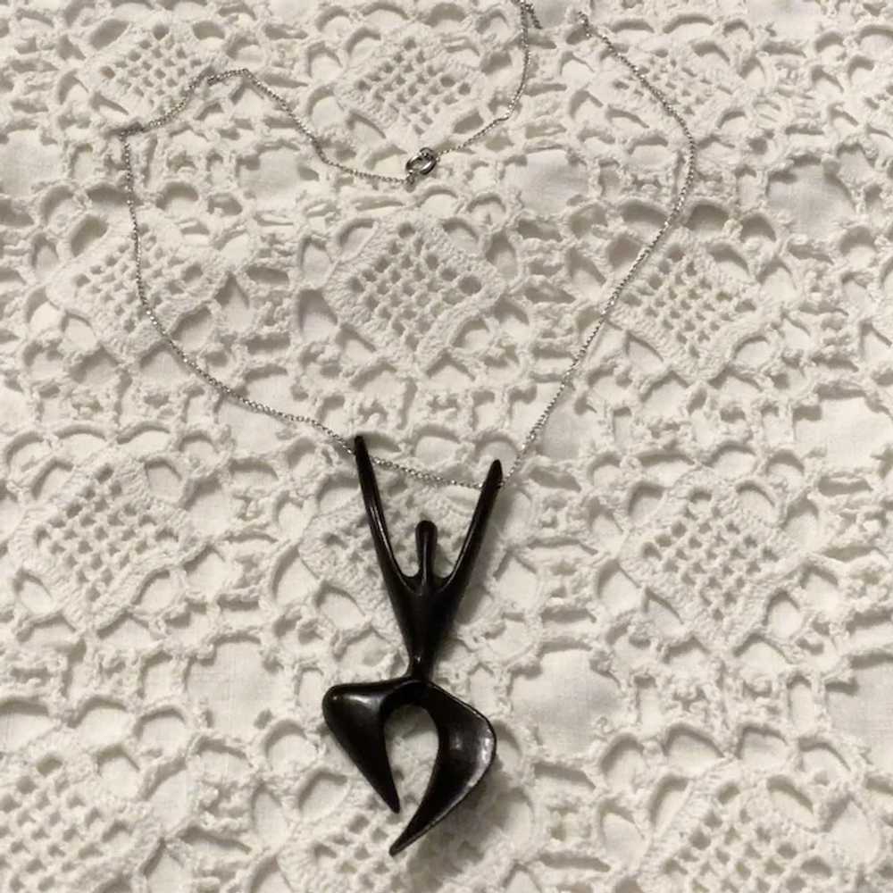 Modernist Lucite Figure Pendant On Silver Tone Ch… - image 2