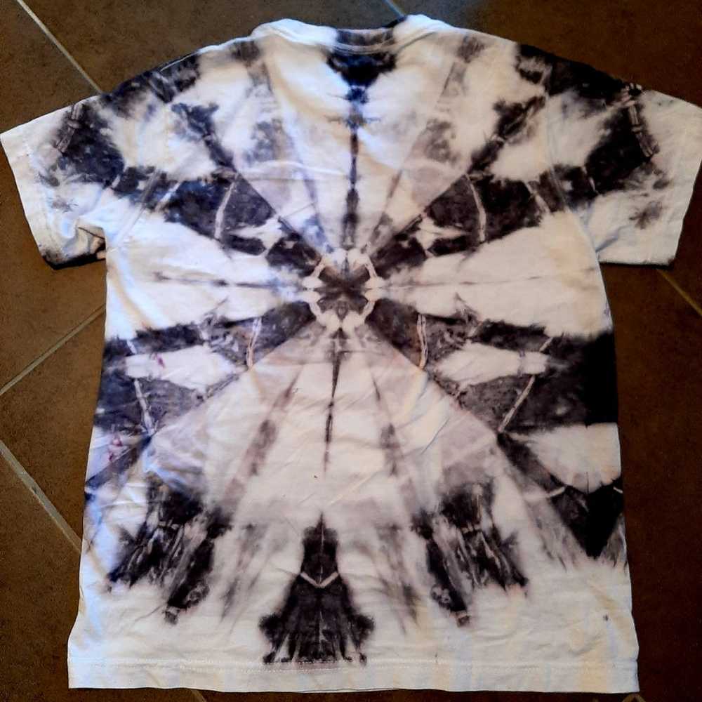 Black and white tie dye T shirt (med) - image 2