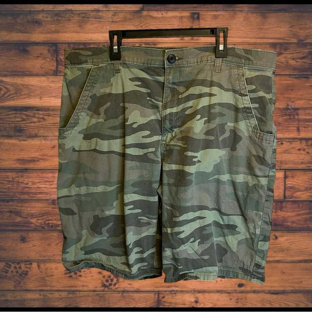 Dickies Size 38 Dickies Camouflage Cargo Shorts - image 1