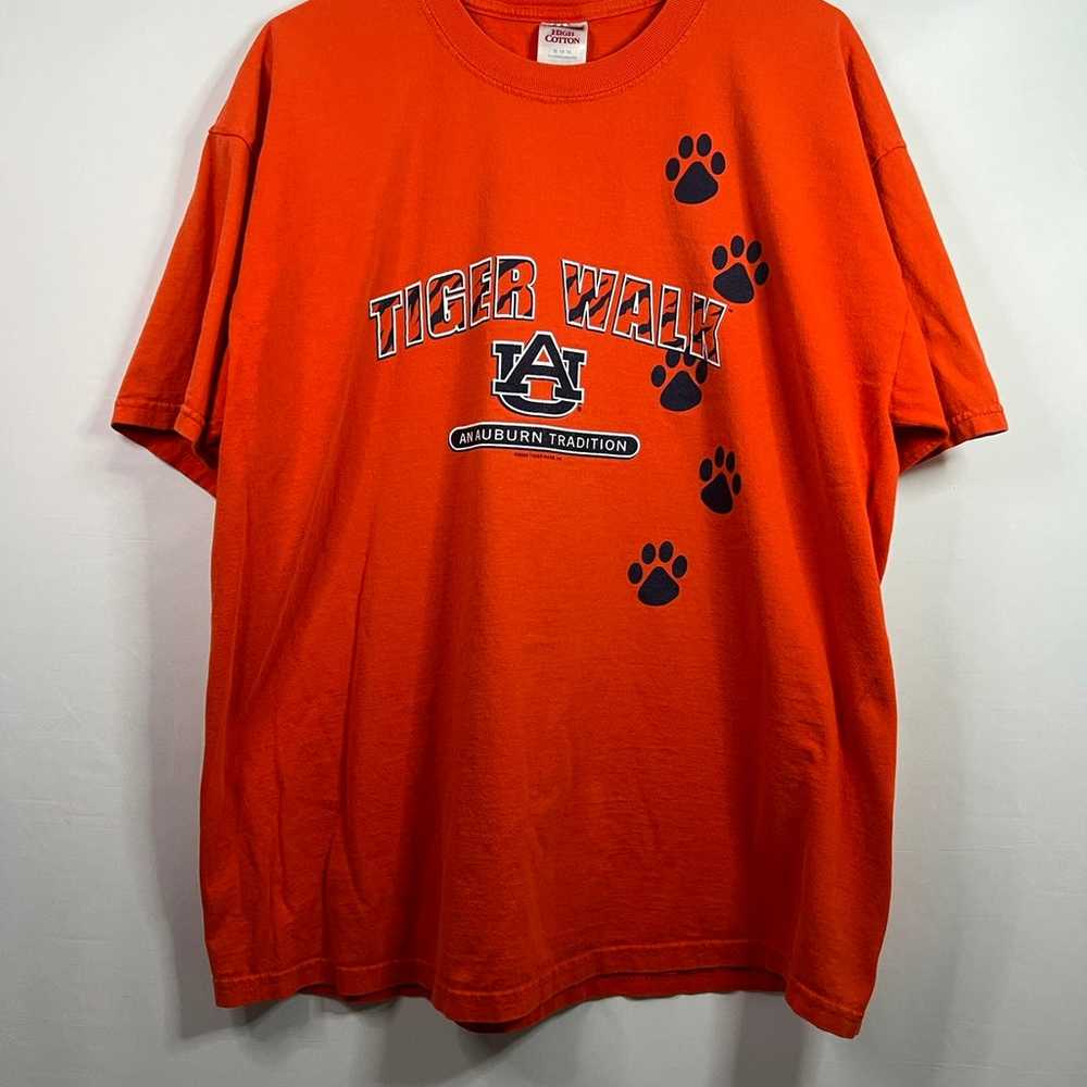 Vintage 2002 University of Auburn Dog Walk AOP T-… - image 1