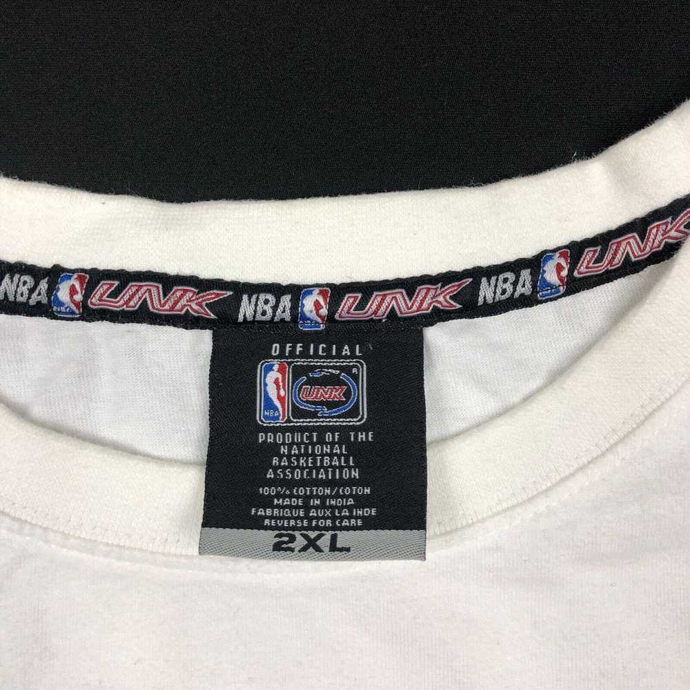 Y2K NBA UNK Paint Streaks Team Logo Tee T Shirt S… - image 4