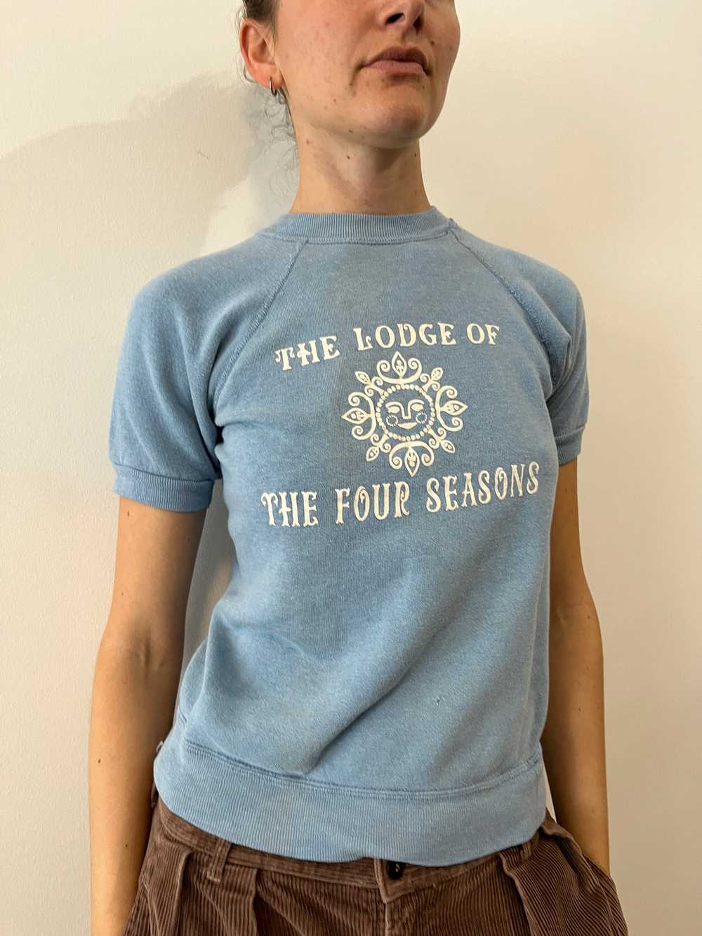 70s Lodge of The Four Seasons Sweatshirt - image 2