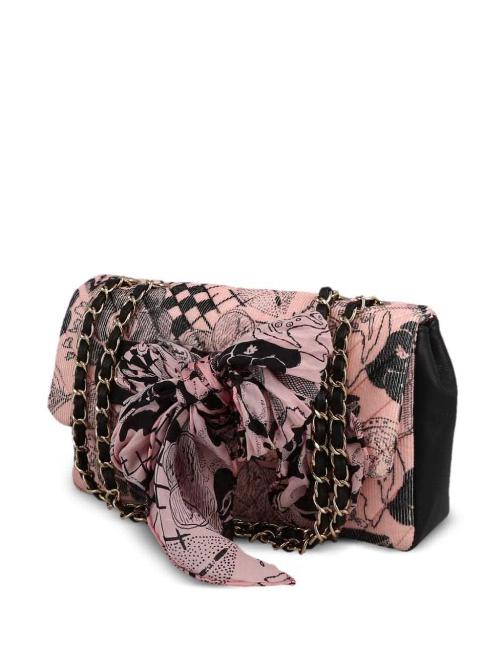 CHANEL Pre-Owned 2010s graphic-print shoulder bag… - image 3