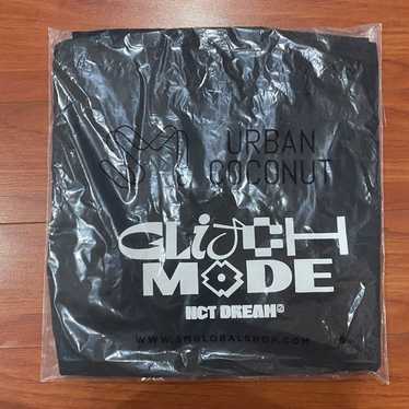 nct dream glitch mode sealed/unopened black tshirt - image 1