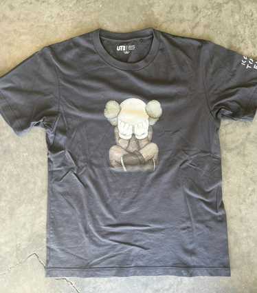 Japanese Brand × Kaws × Streetwear Kaws x Uniqlo T