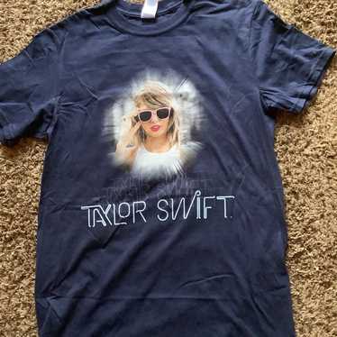TAYLOR SWIFT “THE 1989 WORLD TOUR CONCERT  TEE SH… - image 1