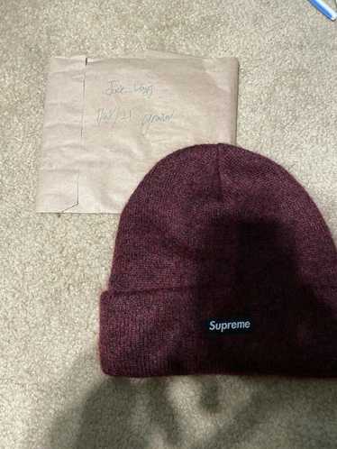 Supreme Supreme burgundy beanie