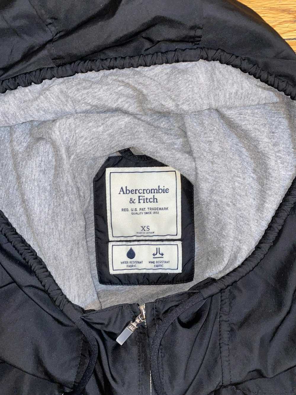 Abercrombie & Fitch Black sweater/windbreaker - image 2