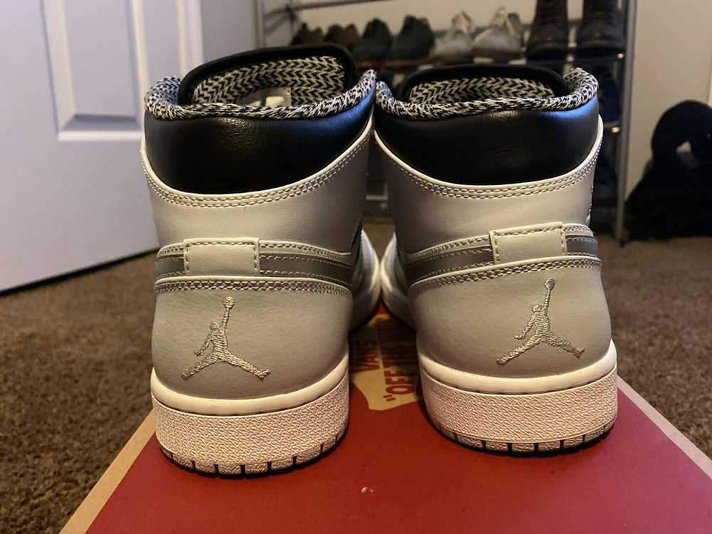 Nike Air Jordan 1 Retro Mid Wolf Grey - image 3