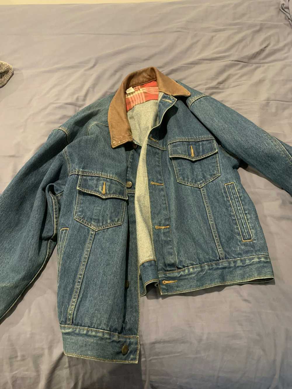 Vintage Vintage Marlboro Denim Jacket 90s - image 1