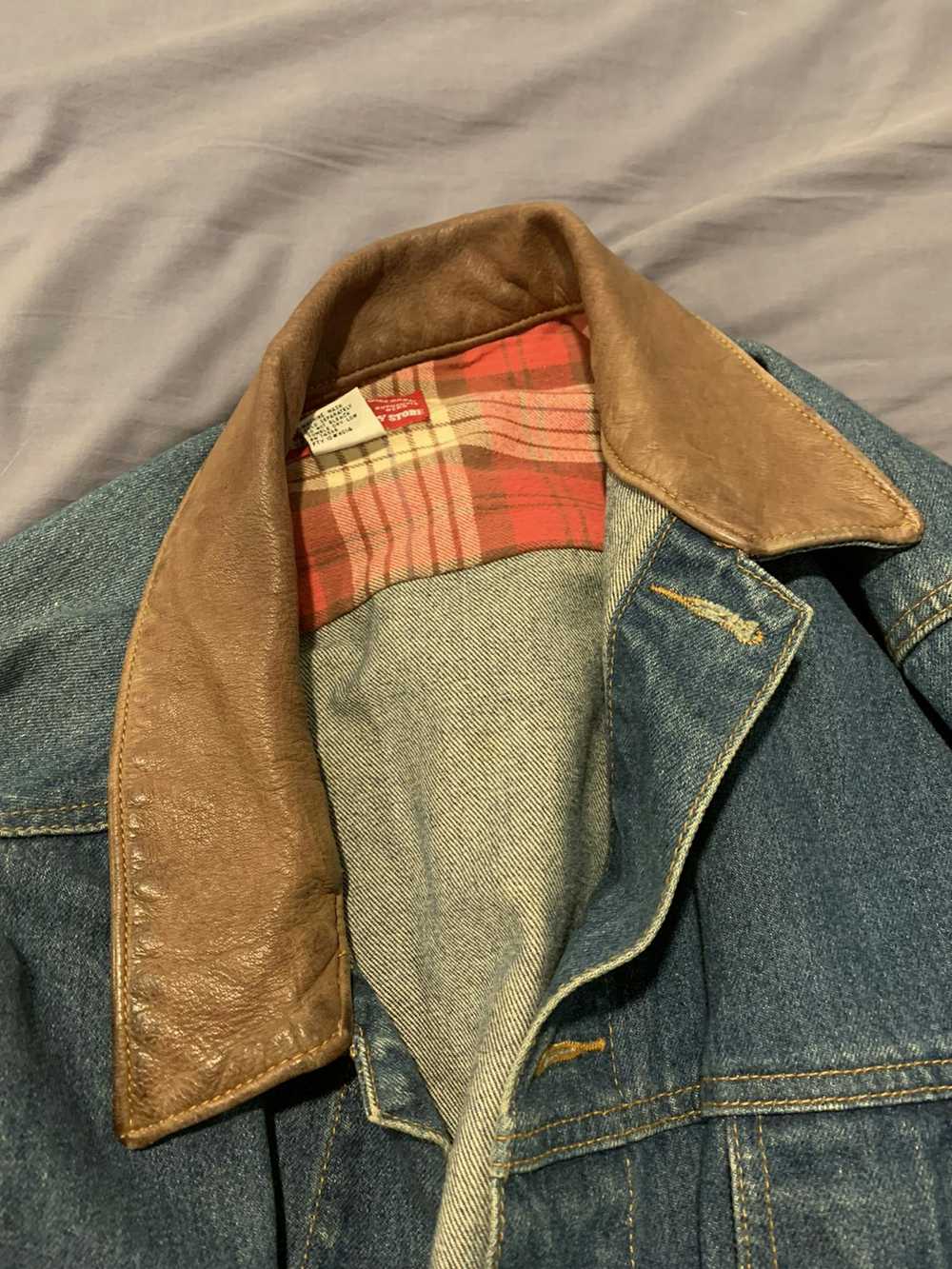 Vintage Vintage Marlboro Denim Jacket 90s - image 2