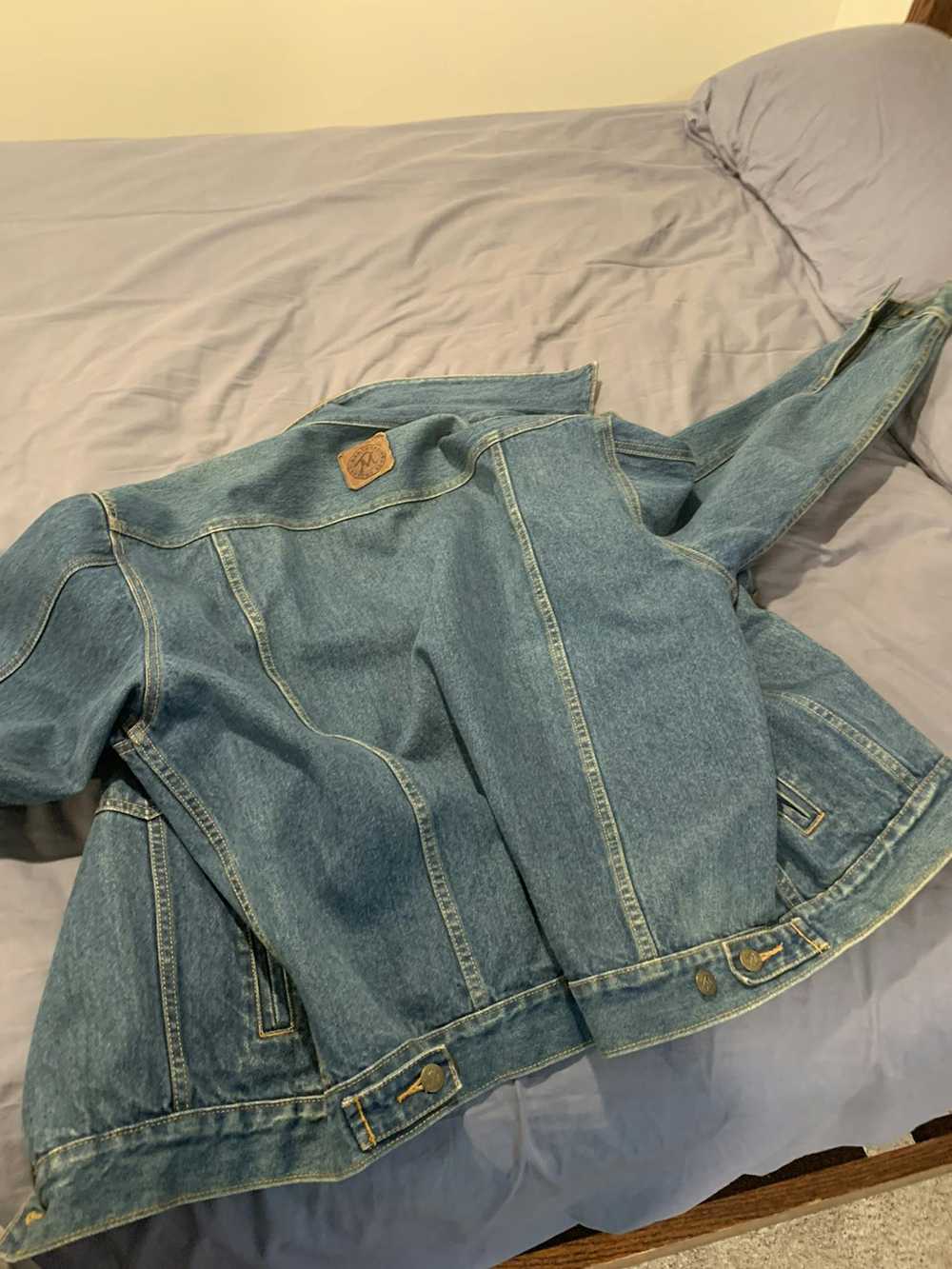 Vintage Vintage Marlboro Denim Jacket 90s - image 3