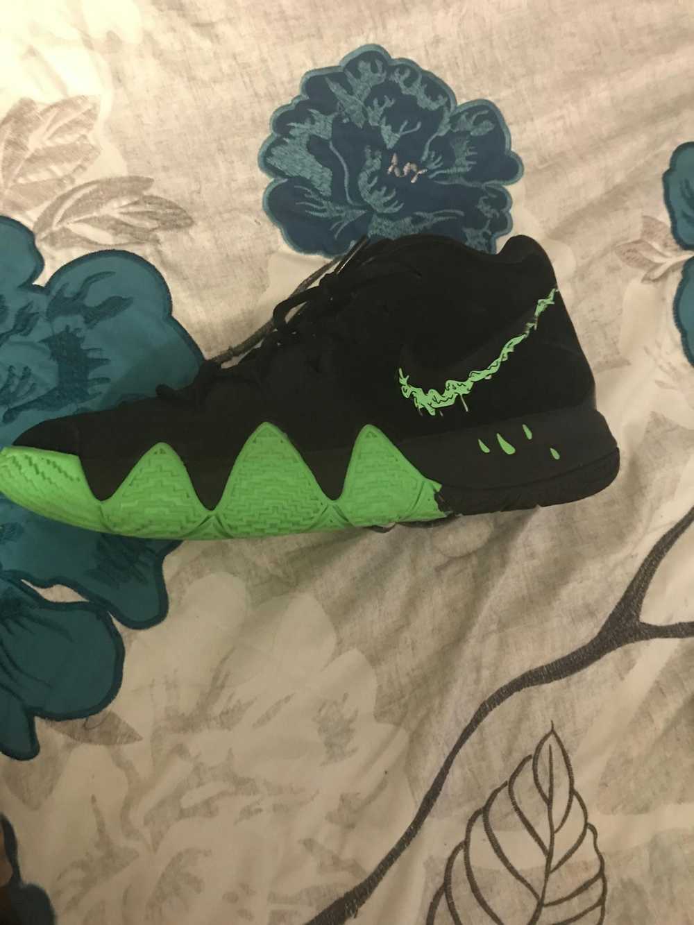 Nike Nike Kyrie 4’s Halloween - image 2