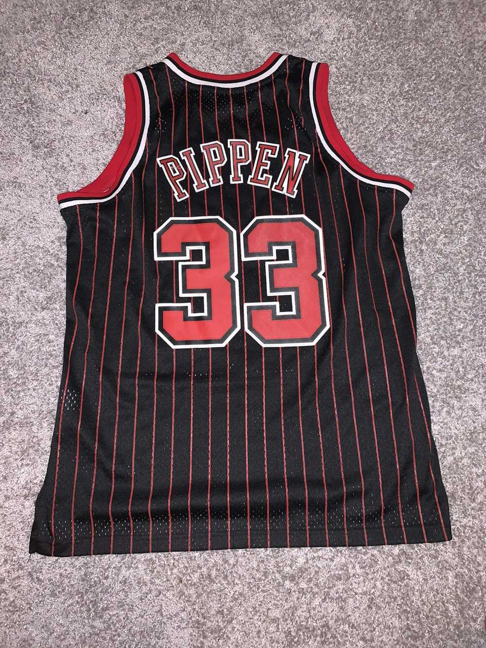 Adidas Scottie Pippen Chicago Bullls Jersey #33 - image 2