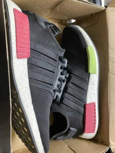 Adidas NMD_R1 Black Pink Solar