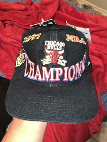 Vintage 1997 Bulls championship locker room hat