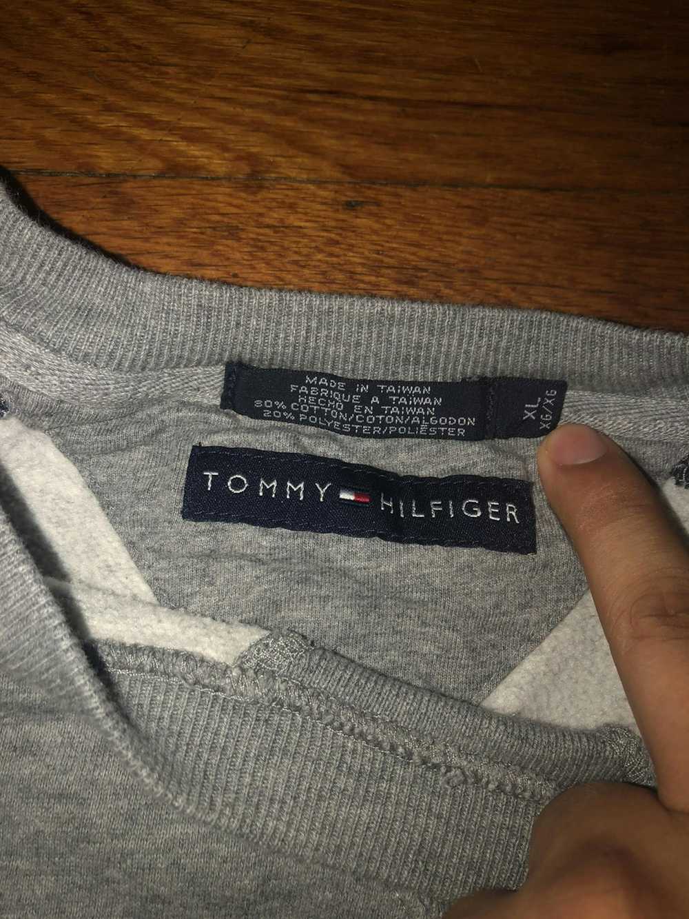 Tommy Hilfiger Tommy Hilfiger pull over sweater - image 2