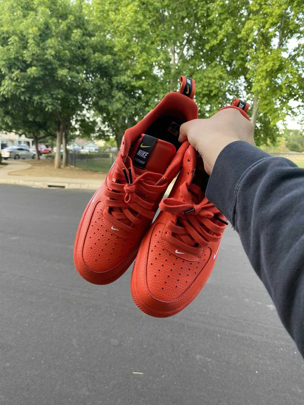 Nike AIR FORCE 1 ‘07 LV8 UTILITY ‘Team Orange’ - image 4