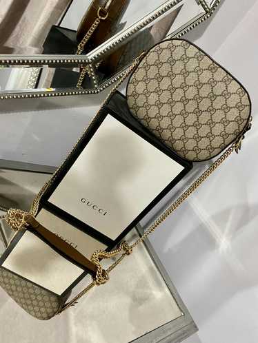 Gucci Authentic Gucci GG Supreme chain mini bag
