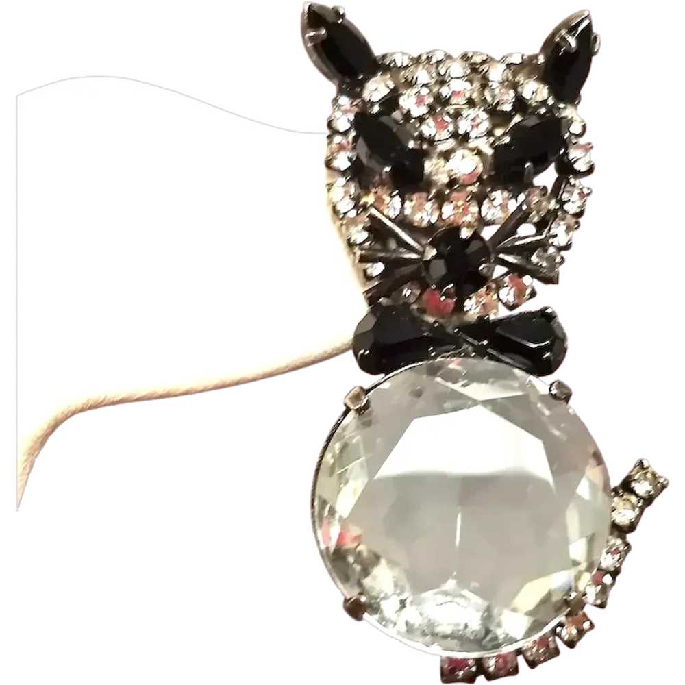 Vintage Clear Belly Rhinestone Cat Brooch - image 1