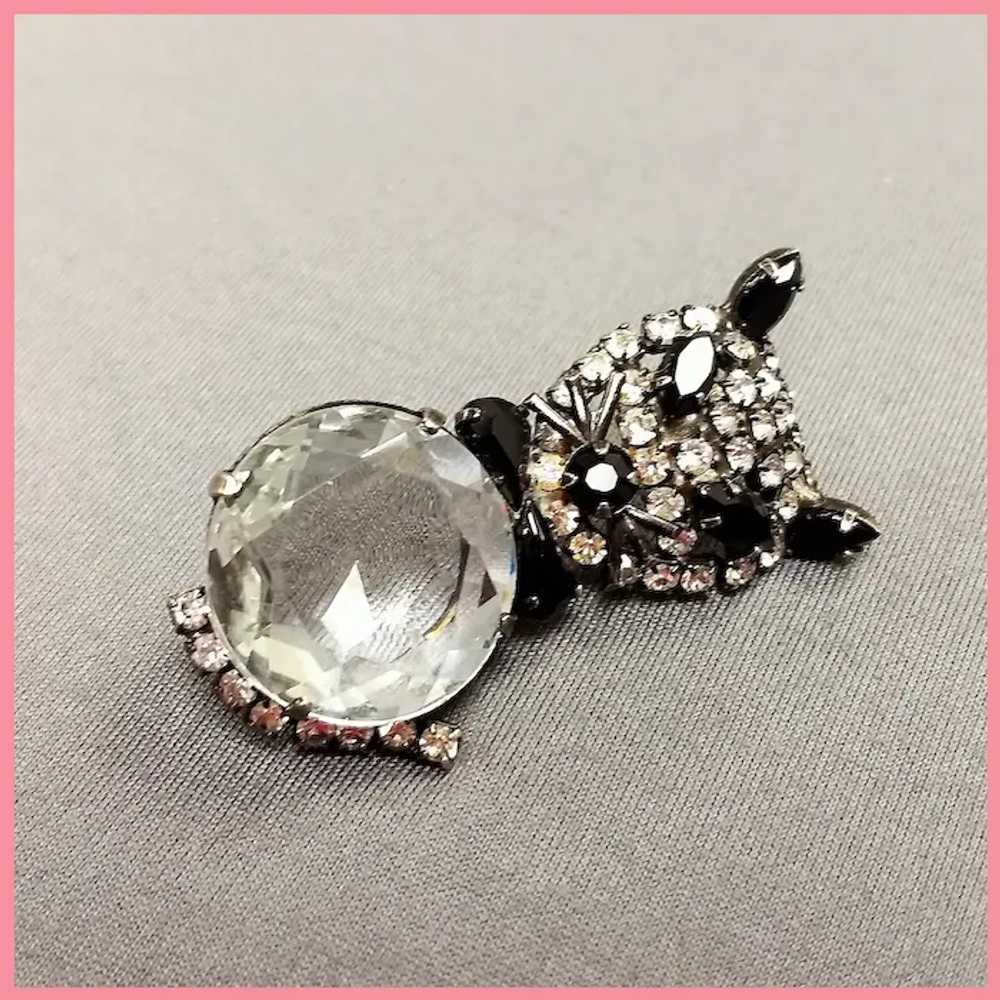 Vintage Clear Belly Rhinestone Cat Brooch - image 3