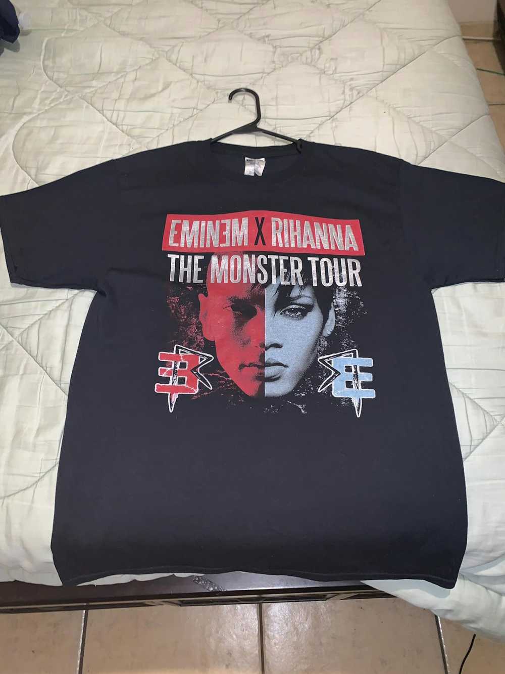 Rock T Shirt × Rock Tees × Tour Tee Eminem Rihann… - image 1